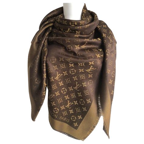 louis vuitton echarpe femme prix|Louis Vuitton foulard.